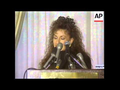 USA: PRESIDENT CLINTON DENIES PROPOSITIONING PAULA JONES