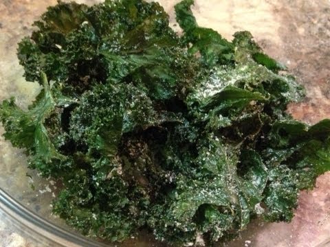 Parmesan Baked Kale Chips Recipe - HASfit Kale Recipes - Kale Chip Recipe - Healthy Snacks