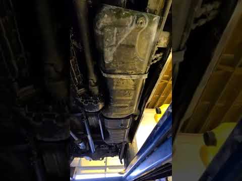 2 gas tanks in a Previa