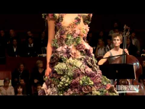 Alexander McQueen Savage Beauty - Videofashion