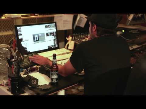 download lagu mp3 mp4 The Bosshoss Beer, download lagu The Bosshoss Beer gratis, unduh video klip The Bosshoss Beer