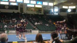 preview picture of video 'east high cheerleading routine'