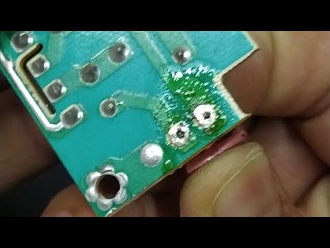 Desoldering tips & trick without Desoldering Wick #shorts