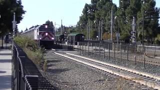 preview picture of video 'CalTrain at Mountain View'
