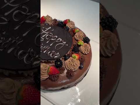 4 Kg Chocolate Cake #chocolatecake #birthdaycake #dubai #cheflife #pastrychef  #chocolateart  #hotel