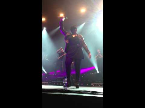 Gabrielle - Happy. Pharrell cover! Live Manchester Lowry 12