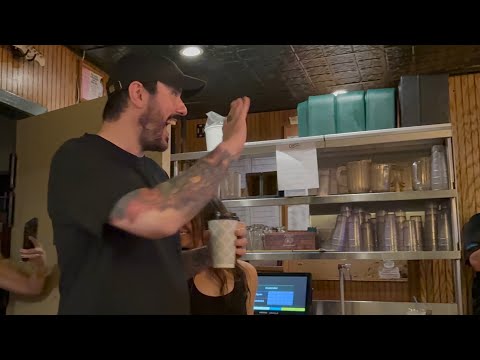 Benjamin Burnley & Lacey Sturm acoustic set at “Charlie’s” in Somers Point, NJ on 7/27/25!