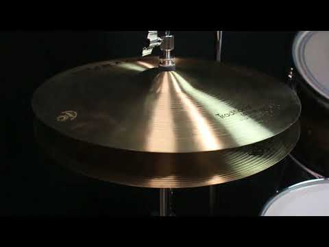 Istanbul Agop 15" Traditional Medium Hi Hats - 1136g/1345g