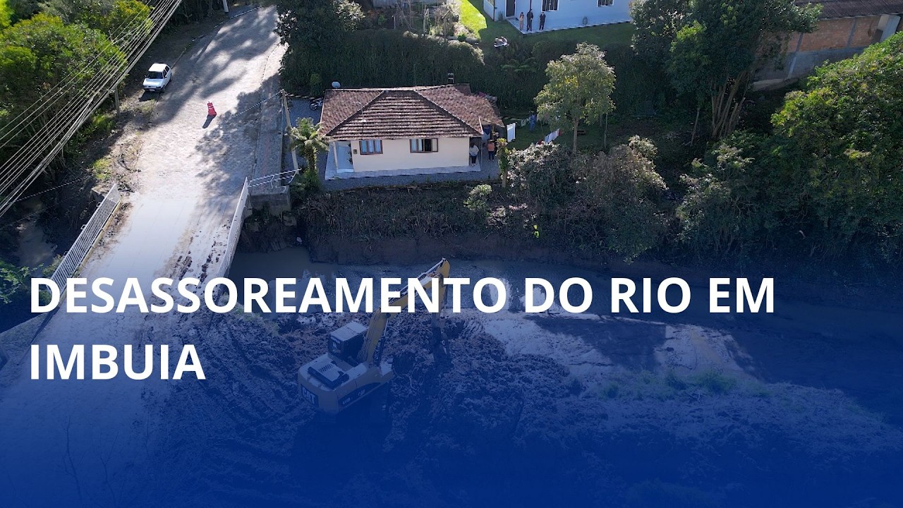 Máquinas entram em ação para prevenir enchentes em Imbuia