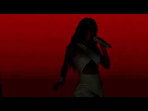 Minifalda y No Te Equivoques - Greeicy (En vivo)