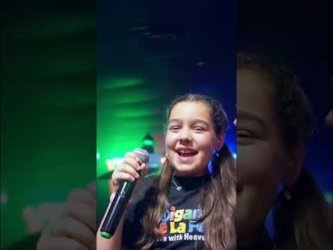 Un Coro Infantil Brilla en Escena #losgigantesdelafe
