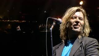 David Bowie - Glastonbury 2000 (  I'm Afraid Of Americans )