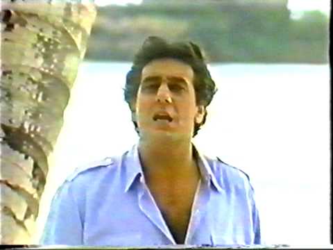 Placido Domingo sings Siempre en mi corazon