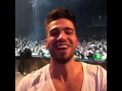 VINAI & HARRISON- SIT DOWN. Live Prague