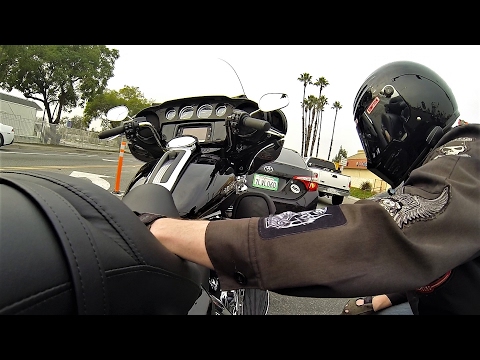 2017 Harley-Davidson Ultra Limited Review & Test Ride │Milwaukee 8 Engine