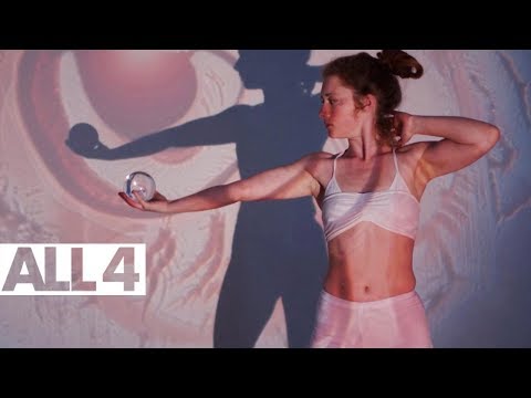 The Art of Contact Juggling/Fushigi | Circus Girls