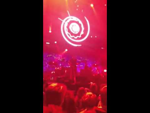 Coldplay live in Berlin- fix you+ clocks