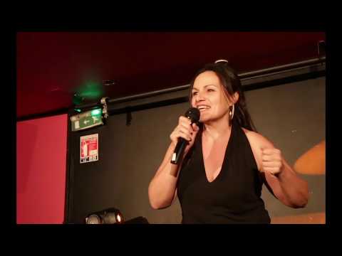 Trop sexy pour la France?!  Humoriste Australienne, Stand-up à Strasbourg.