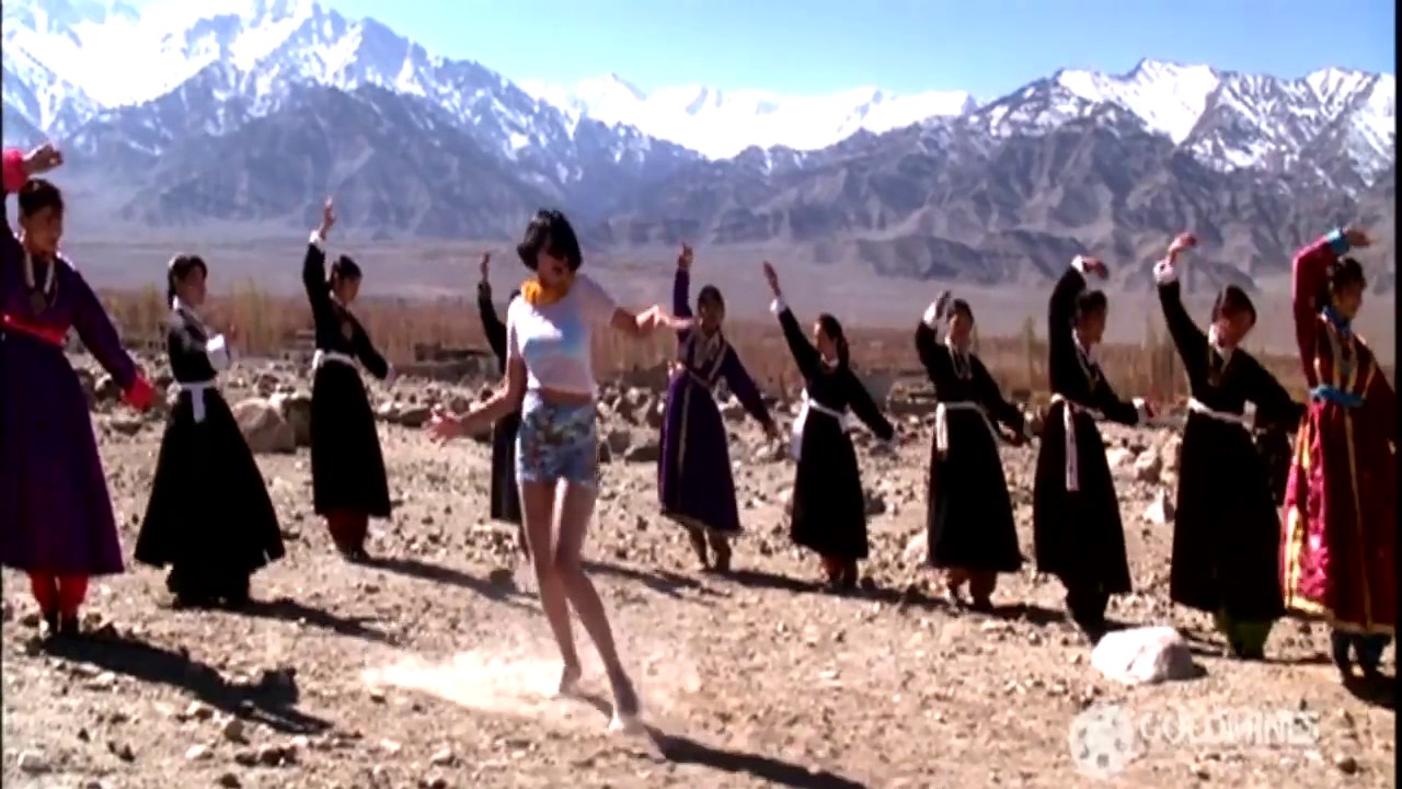 Pal Ye Kehta Hai Lyrics | Main Solah Baras Ki | Alka Yagnik, Udit Narayan, Kumar Sanu, Kavita Krishnamurthy | Rajesh Roshan