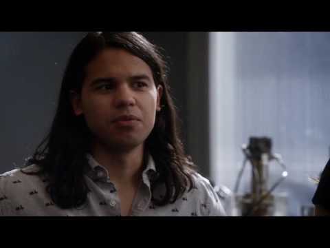 The Flash: S3E2 - Snowbarry Moment