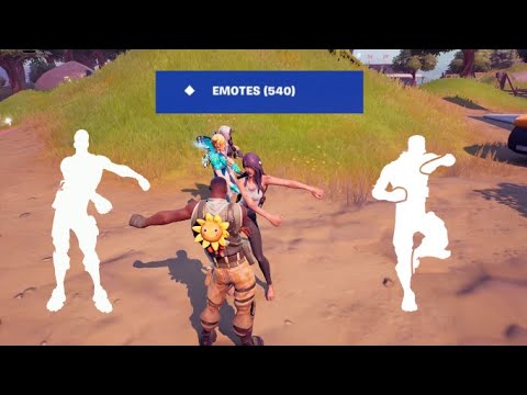 Default Skin Flexing Floss & Scenario Emotes While Having Every Emote