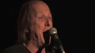 Adrian Belew Power Trio - I&#39;m A Dinosaur (clip)