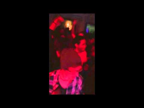 Ballbreakers ACDC Cover - Thunderstruck (at the Excalibur Pub (20 sec.)