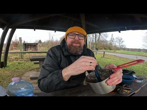 Moto Cooking in Winter: Cheap Gear, Cheaper Food, Cold Vibes!