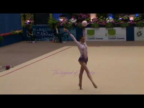 Monija CEBASEK (SLO) ball - 2014 Corbeil AA
