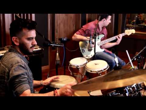 Llueve En El Mar - Jenny and the Mexicats