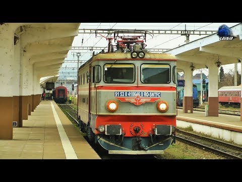 Ieșeanca 060-EA1 41-0646-0 & Arădeanca 64-1363-2 in Gara Cluj Napoca Station - 01 December 2017