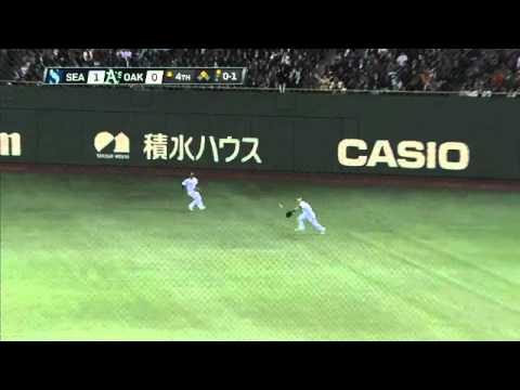 2012/03/28 Montero's first game as Mariner