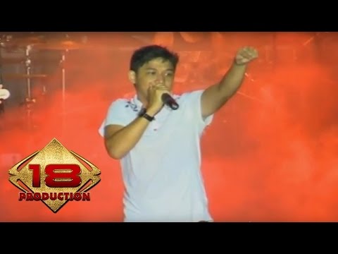 Ungu -  Sampai Kapanpun  (Live Konser Kendari 18 Mei 2013)
