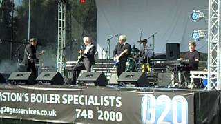Beatles In Urmston 50th Anniversary Celebrations - Mike Pender's Searchers - Love Potion No9