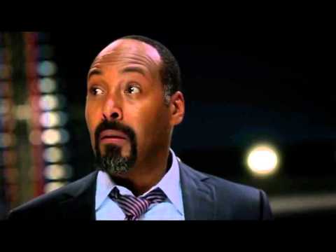 the flash season 2 jay Garrick saves dr.wells life.