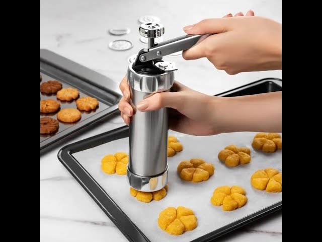 Vídeo relacionado con Dyaucwpo Prensa de Galletas de Acero Inoxidable, Máquina Galletas, Biscuit Maker con 13 Plantillas y 8 Boquillas, Pistola para Prensar Galletas, Máquina para Hacer Galletas