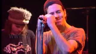 Pearl Jam- &quot;Alive&quot; w/false starts on Countdown 1992