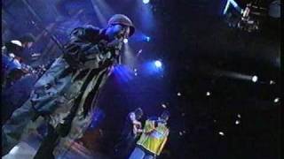 The Roots - Proceed (from Jon Stewart, live 1995)