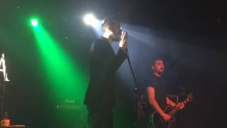 Cem Adrian Sana Sarılınca