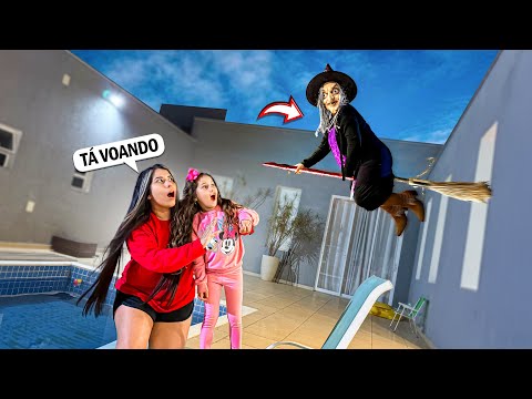 UMA BRUXA MALVADA APARECEU VOANDO NO QUINTAL DA MINHA CASA!! 