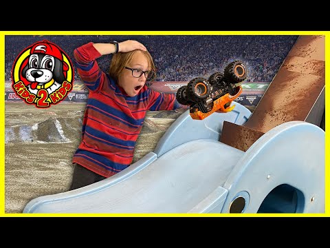 SUPER MEGA Flip Ramp LONGEST Downhill Race - BIG MONSTER TRUCKS!