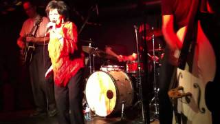 WANDA JACKSON - "I Saw the Light" & "Let's Have a Party/R&R Medley", live @KiK, 2011-02-16