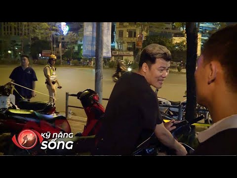 Police Unit 141 on night patrol: Stubborn young man 'stands up' to criminal police.