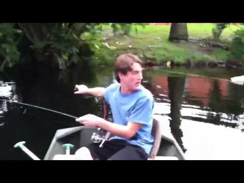 Reel Fishing: HUGE Grass Carp!