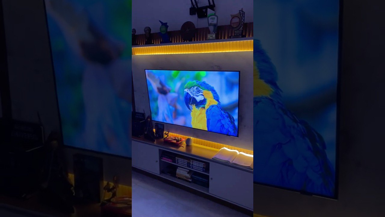 Miniatura da avaliação em vídeo de Smart TV Samsung Crystal UHD 4K U8100F 55 Polegadas