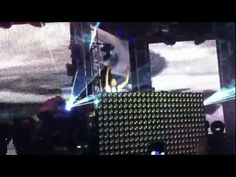 Cudi the Kid - Steve Aoki / Live Clip at Aokify, Pier 94, NY