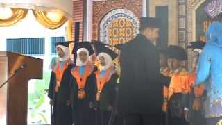 preview picture of video 'prosesi wisuda kelas VI MI Negeri Dukuhseti'