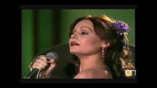 VESTIDA DE BLANCO  -  ROCÍO DÚRCAL