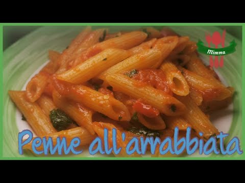 Penne all'arrabbiata. Italienische Küche Rezept. Scharfes Pasta Gericht. Super schnell.