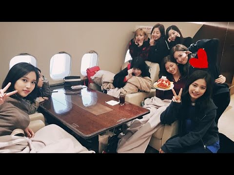 |TWICE|171230 They Surprised Birthday Sana on private plans 😍🛩